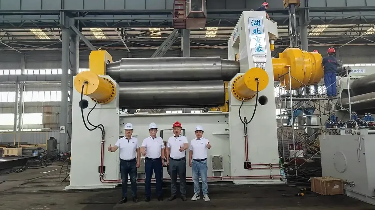 EZHONG's 200/4500 Super Large Fully Hydraulic Three-roller Rolling Machine Has Been Put into Production!
